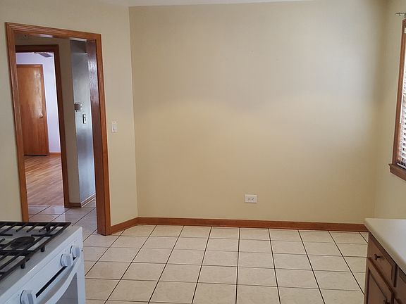 5th image of 2946 N Nora Ave