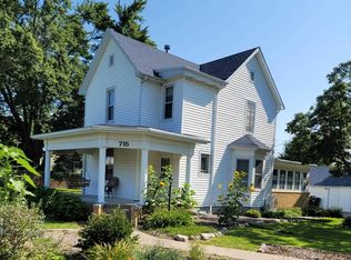 715 Catherine St, Washington, IL 61571