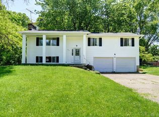 2715 Coldsprings Dr, Dayton, OH 45434