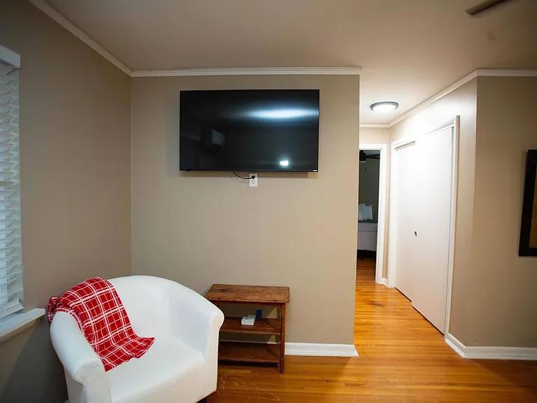 1512 Center St — Photo 5