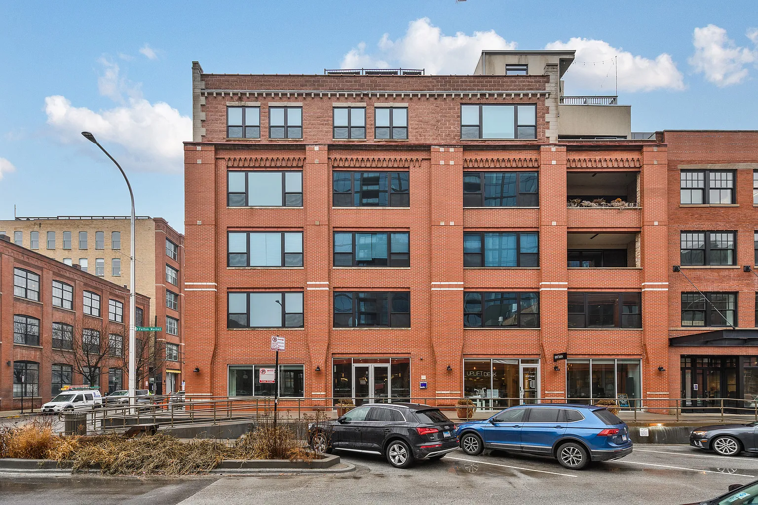 1118 W Fulton Market APT 403 photo 1