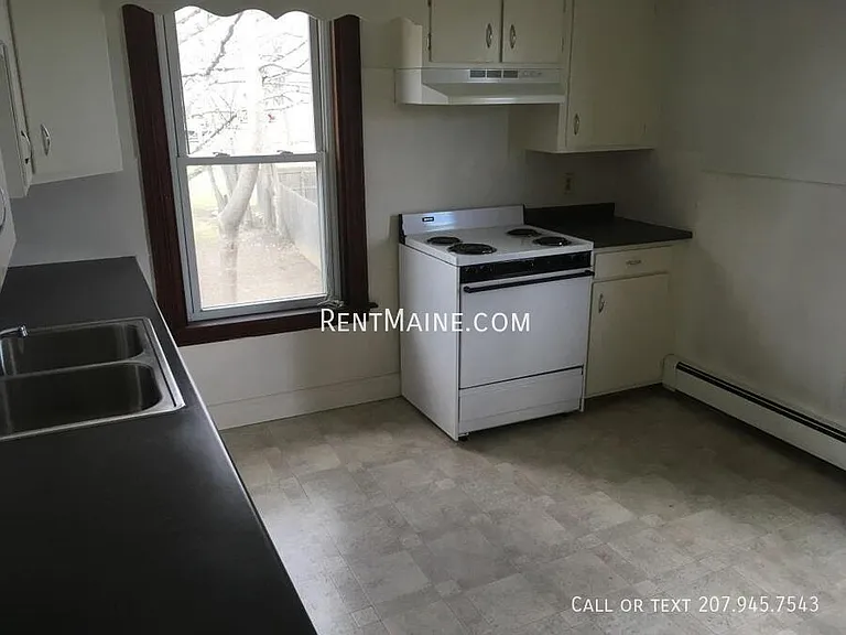 699-701 Main St #2 — Photo 3
