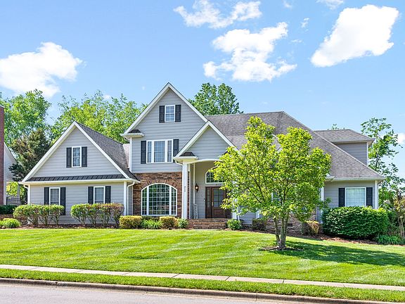 3rd image of 812 Salisbury Way