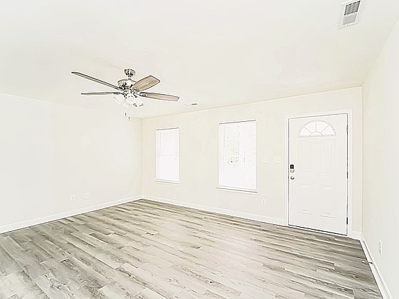 4th image of 642 E Ketchie St