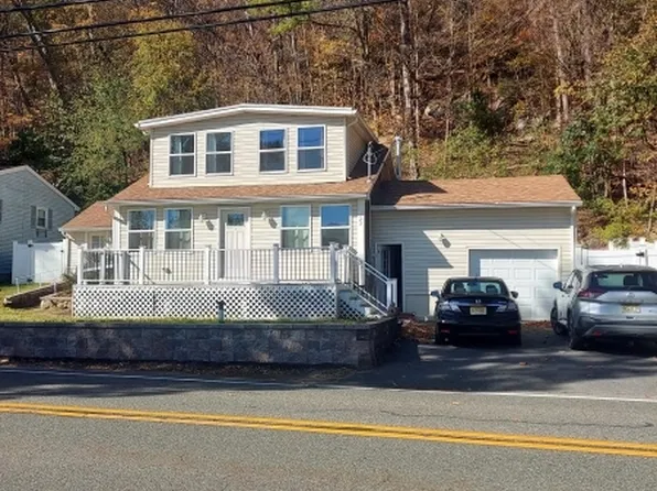 123 Lackawanna Dr, Stanhope, NJ 07874