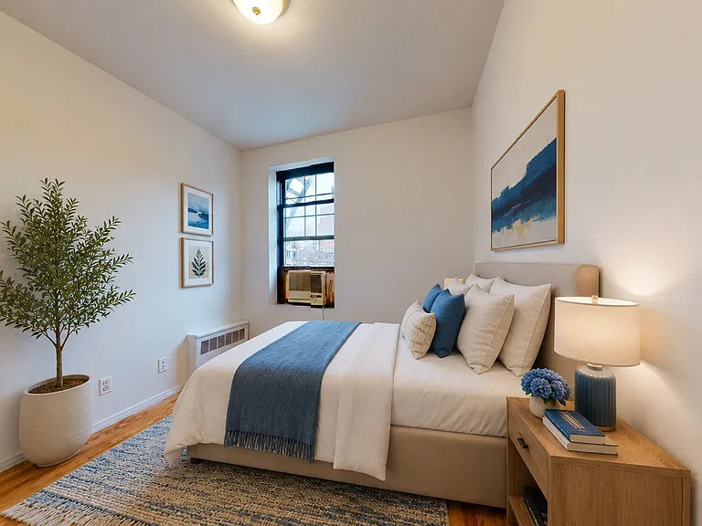 240 Waverly Pl #55 — Photo 3