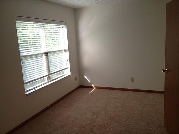 5th image of 4684 Point Pleasant Dr