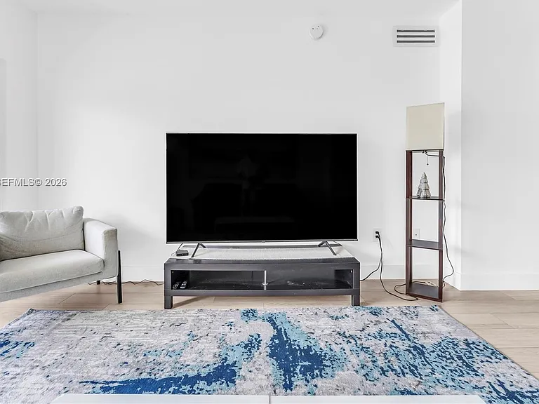 300 Bayview Dr #214 — Photo 24