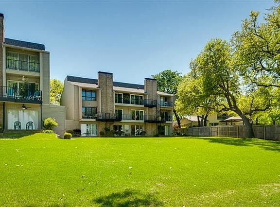 4th image of 390 Driftwood Ct APT 1C