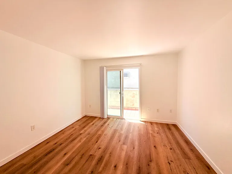 1059 Western Avenue — Photo 18