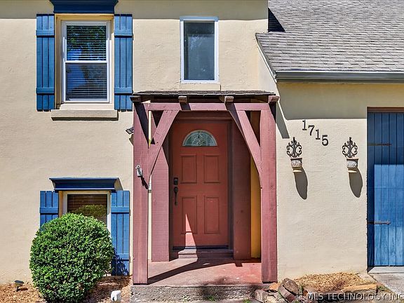 3rd image of 1715 S Osage Ave