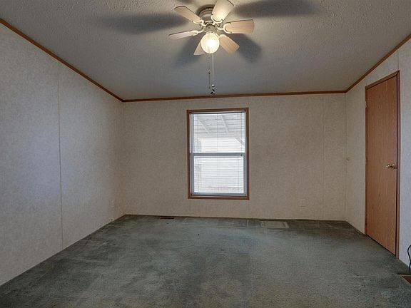 3rd image of 2205 Rainbow Ln