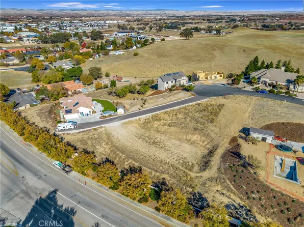 1225 Kapareil Ln #2, Paso Robles, CA 93446