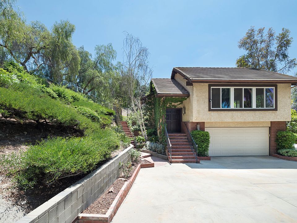 1st image of 8832 Moorcroft Ave