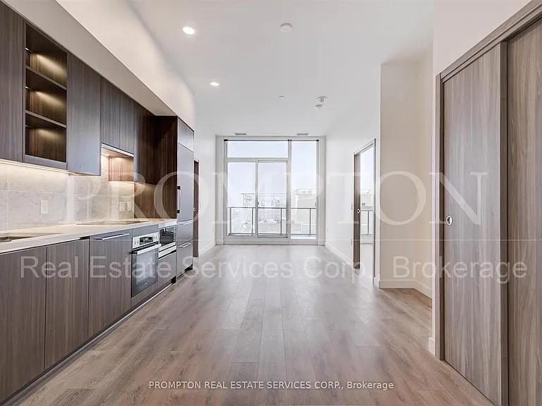 85 McMahon Dr #3105 — Photo 1
