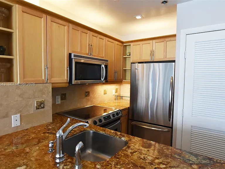540 Brickell Key Dr #Penthouse 1812 — Photo 5