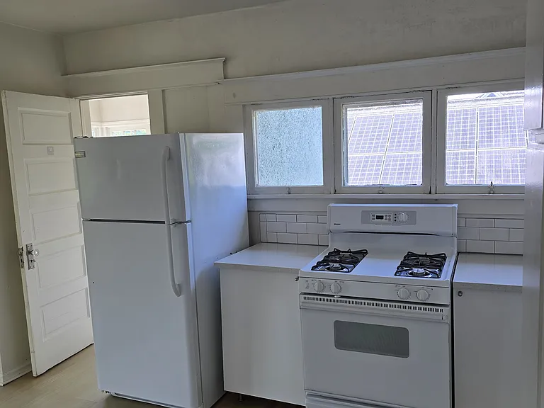 5705 N Albina Ave #3 — Photo 3