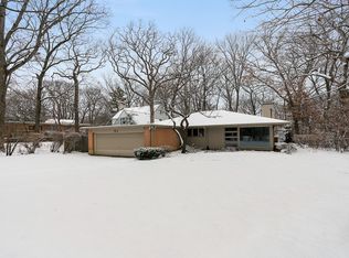 135 Lakewood Pl, Highland Park, IL 60035