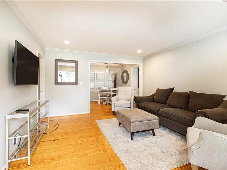 3071 Francine Dr — Photo 3