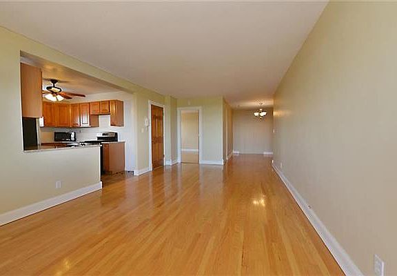 2nd image of 5900 Arlington Ave APT 16H