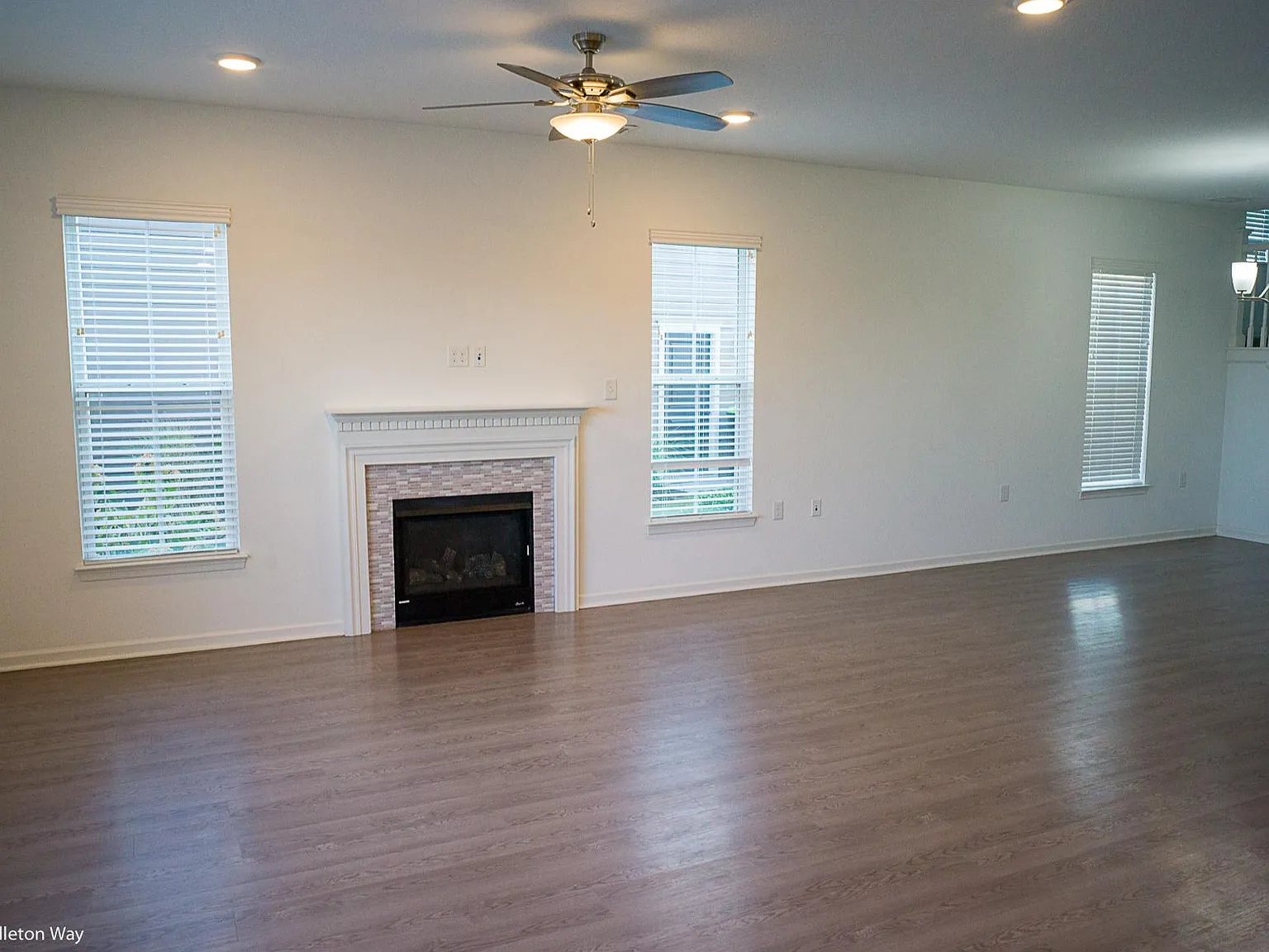 3 bed, 2.5 bath, 2415 sqft, $3,300 — Photo 3