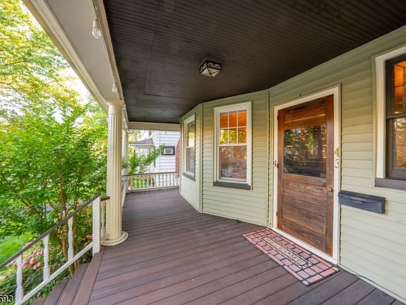 4th image of 43 Brighton Ave