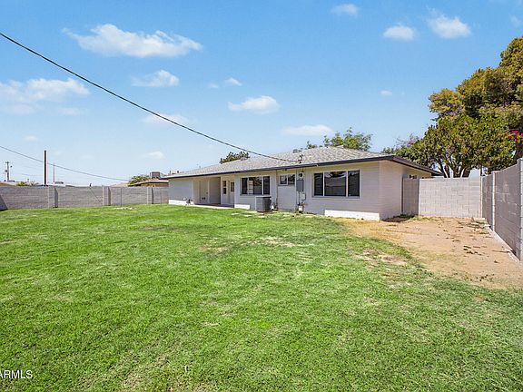 3rd image of 2425 W SHADY GLEN Avenue