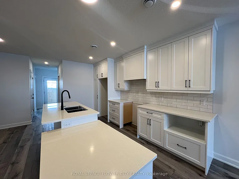 440 Wellington St E #25 — Photo 5