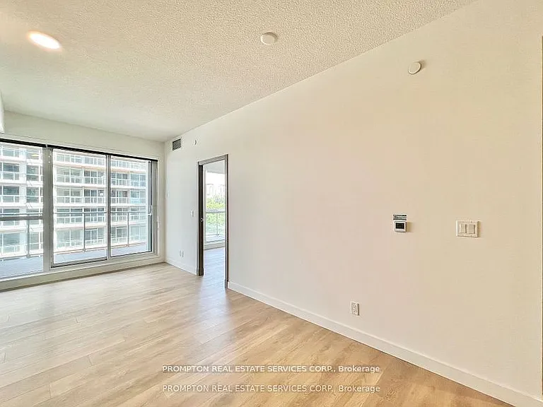 27 McMahon Dr #1808 — Photo 6