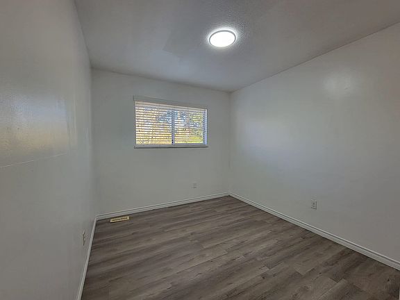 5th image of 23023 Olund Cres