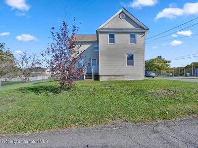 921 Washington St, Throop, PA, 18512