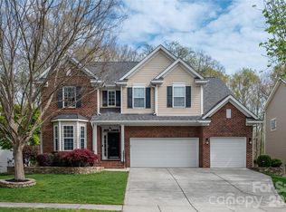 8028 Penman Springs Dr, Waxhaw, NC 28173
