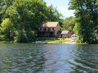 68 Island Dr, Merrimack, NH 03054