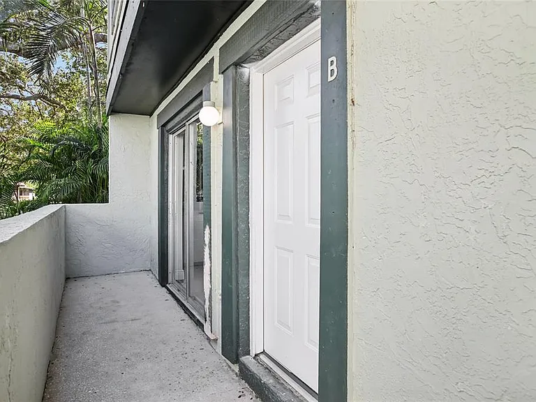 2906 Lichen Ln #B — Photo 4