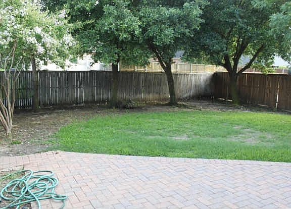 4th image of 341 Park Valley Dr