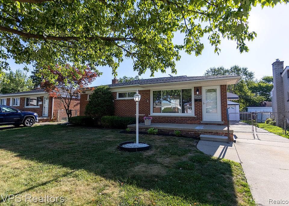 1st image of 24834 Petersburg Ave
