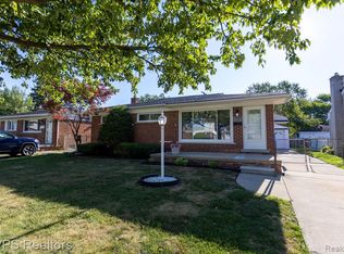24834 Petersburg Ave, Eastpointe, MI 48021