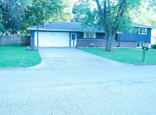 400 W Jefferson St, Tremont, IL