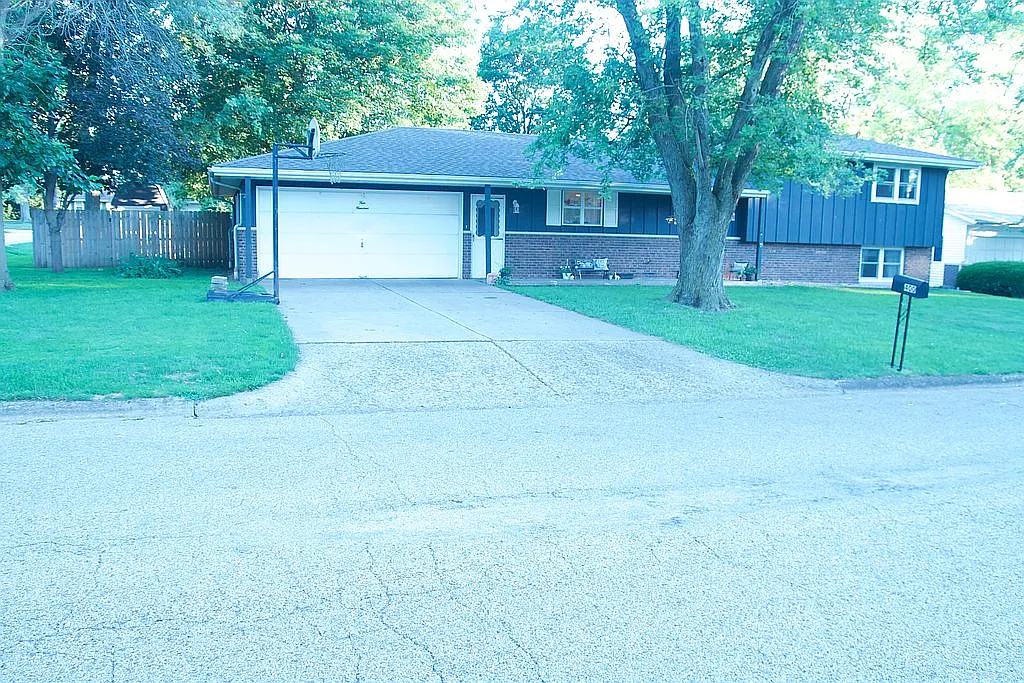 400 W Jefferson St photo 1