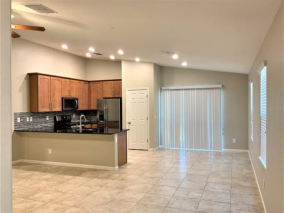 5th image of 36916 N Yellowstone Dr