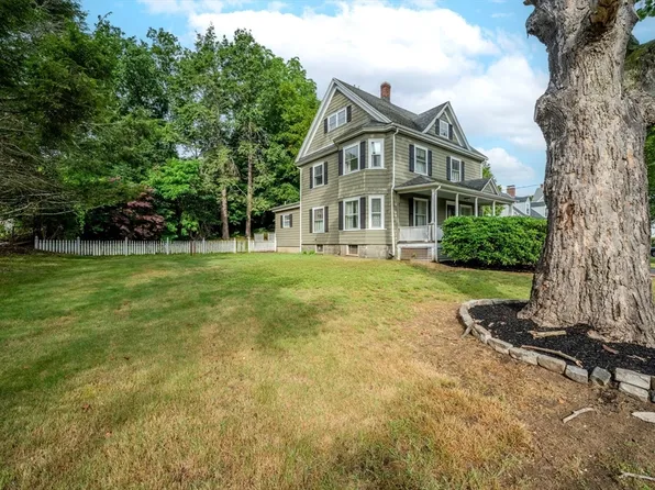 43 Elm St, Wakefield, MA 01880