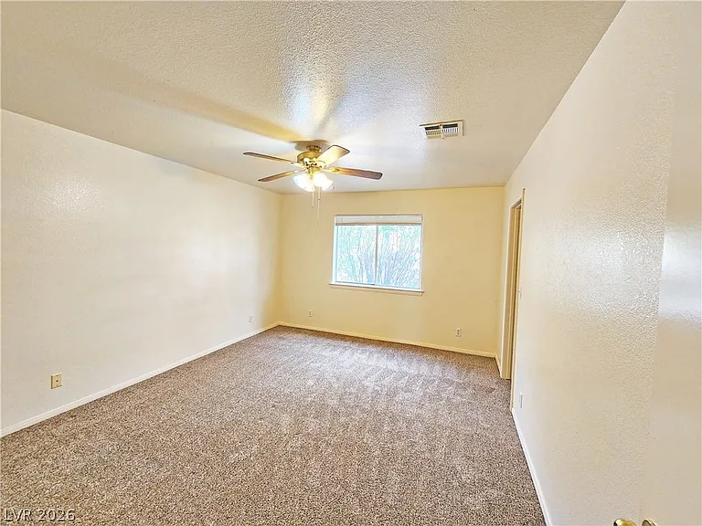 561 E Bourbon St #B — Photo 13