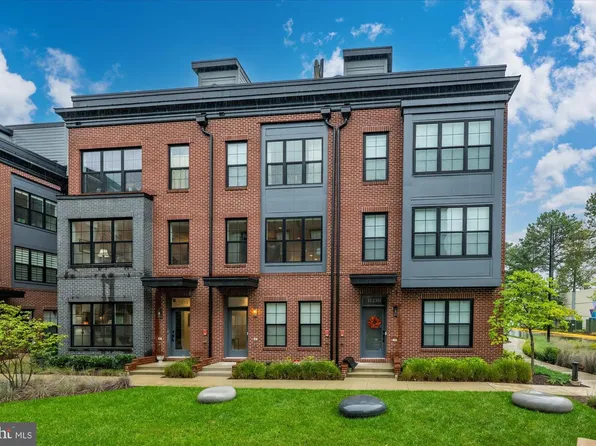11234 Faraday Park Dr, Reston, VA 20190