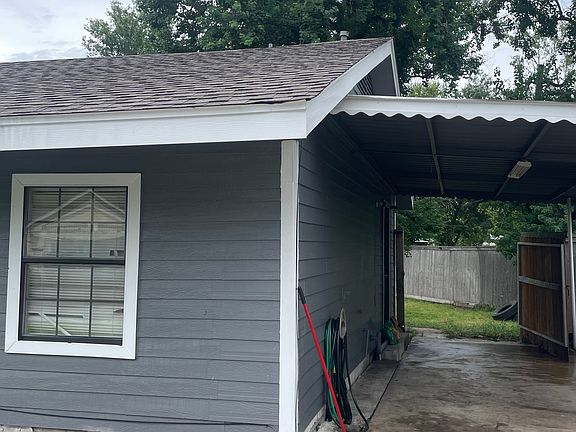 3rd image of 916 Stratford Ave
