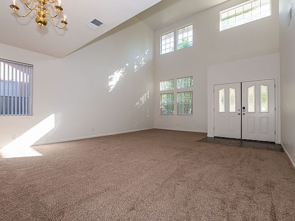 4th image of 834 Carson Dr