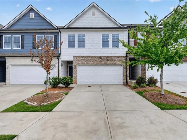 4711 Fairfax Dr, Oakwood, GA 30566