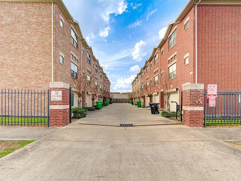 2710 Hullsmith Dr #402 — Photo 38
