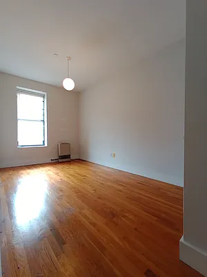 Rented by City Vista Inc | media 7