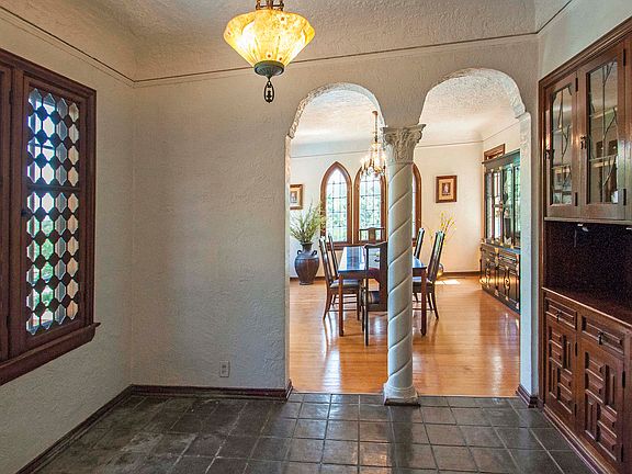 5th image of 1116 Kensington Dr
