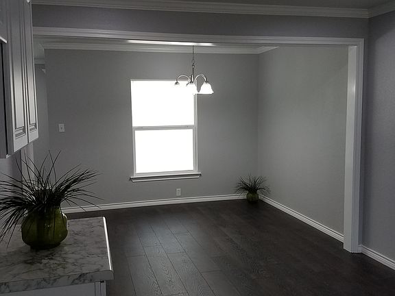 3rd image of 4516 Cummings Dr E